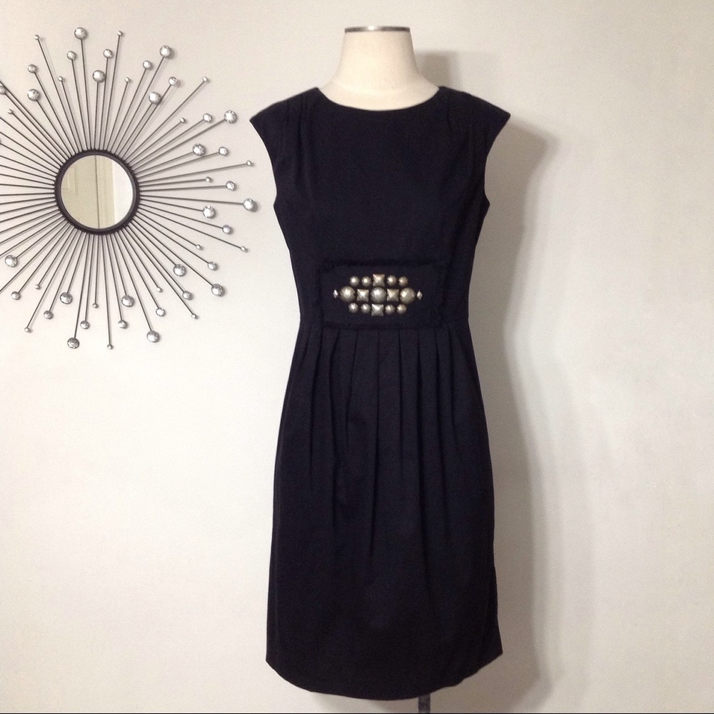 Simply Vera Sleeveless Black Dress